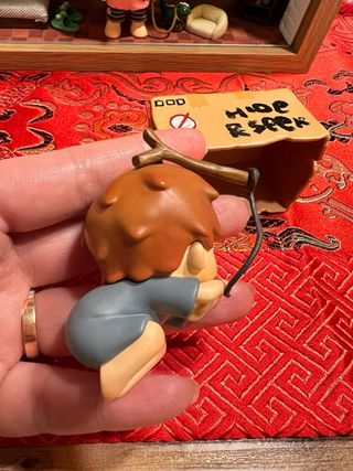 Figura Hirono Caught You Popmart