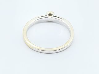 anillo oro 18k con piedra con diamante