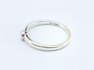 anillo oro 18k con piedra con diamante