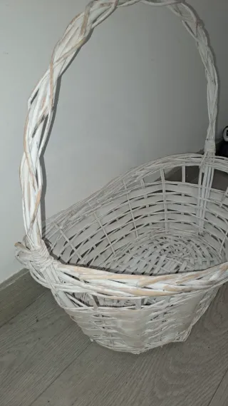 Nuovo cestino bianco in vimini