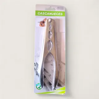 Cascanueces metálico plateado