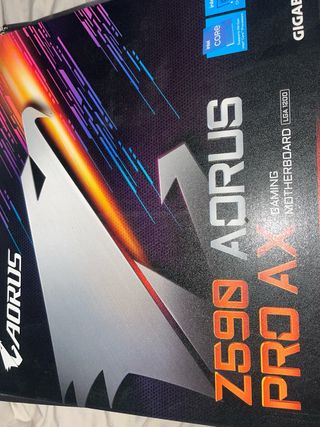 Pack Gigabyte Z590 Pro AX + 2x8GB DDR4 RAM+Intel