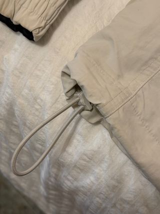 chaqueta de entrenamiento Adidas Beige y Negro