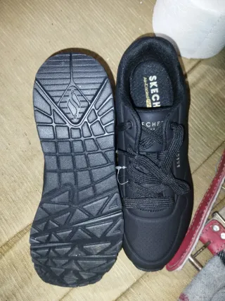 Zapatillas Skechers Negras Talla 37 Nuevas