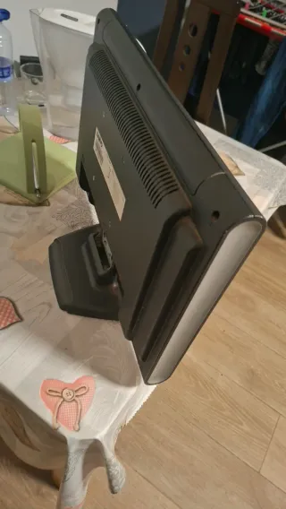 Televisor Sanyo Plano 15 pulgadas con mando y tdt