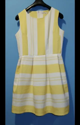 Vestido de rayas amarillas y blancas