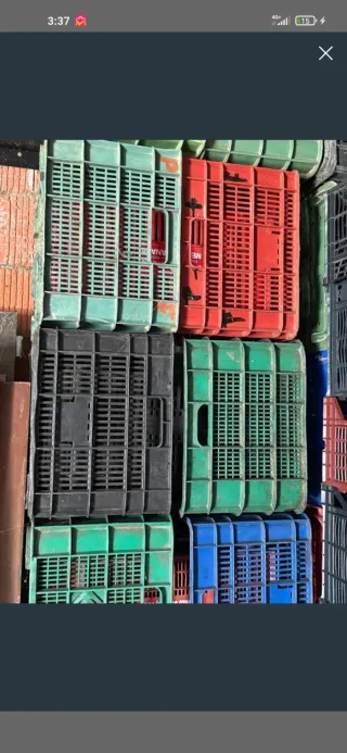 Cajas de plástico.