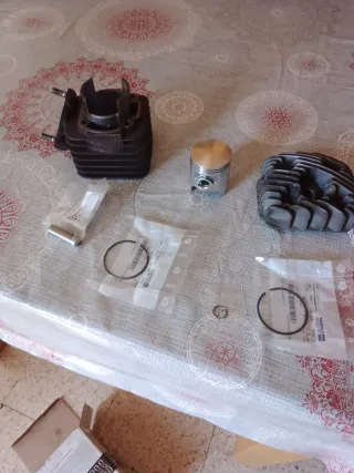 Cilindro y pistón de moto