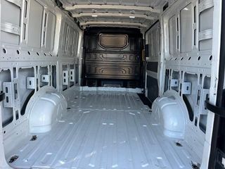 VOLKSWAGEN CRAFTER 2.0 TDI SCR 35 L2 H1 140 BM FURGON