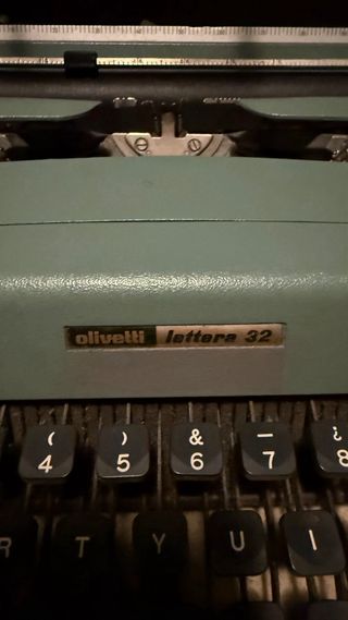 Máquina de escribir Olivetti Lettera 32