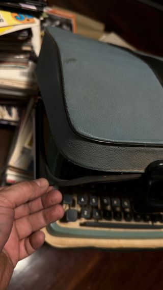 Máquina de escribir Olivetti Lettera 32