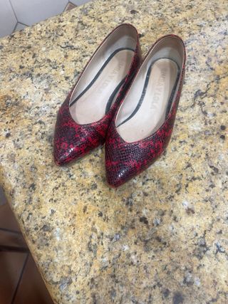 Bimba y Lola Zapatos Salón Rojo/Negro