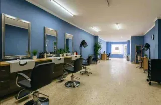 Local comercial. C/Rabadanes, 89