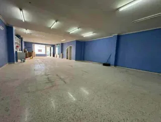 Local comercial. C/Rabadanes, 89