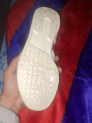 Zapatillas Mizuno City Wind Blancas y Rojas