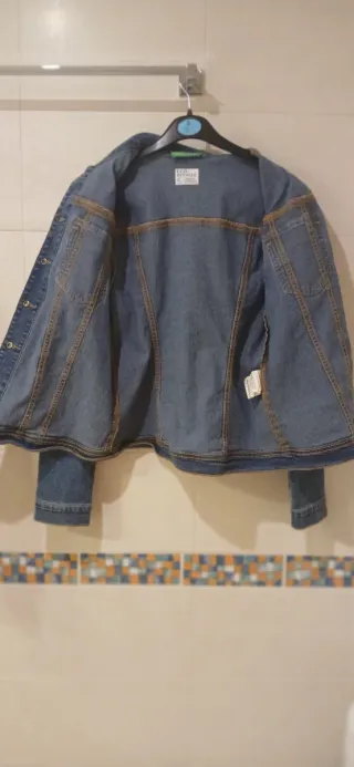 Chaqueta vaquera Benetton niño Talla S.