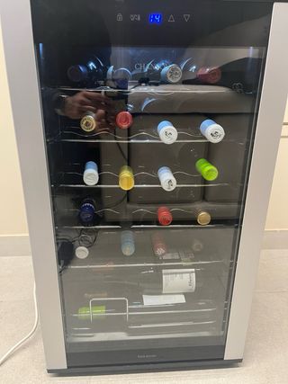 Vinoteca Taurus Chanson 24 Botellas