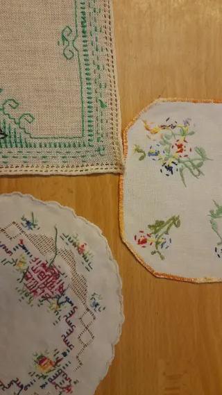 Lotto 10 centrini vintage artigianali