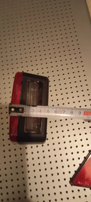 Pilotos y triángulos remolque caravana van