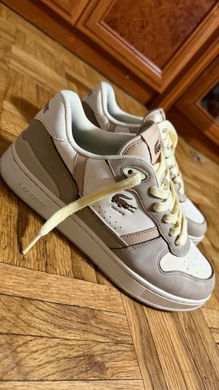 Zapatillas Lacoste Beige y Blancas