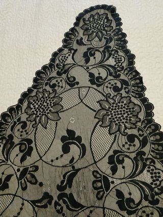 Mantilla Fallera Tres Picos Negra