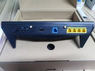 Synology RT2600AC router inalámbrico Gigabit Ethernet Doble banda (2,4 GHz / 5 GHz) Negro