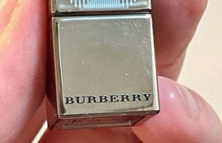 Perfume y barra de labios Burberry