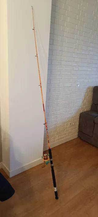 Caña de pescar resistente