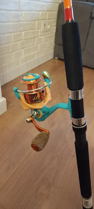 Caña de pescar resistente