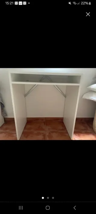 Escritorio blanco de madera