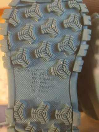 Mono de nieve, botas y guantes decathlon