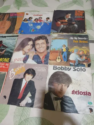 Lotto di 18 Vinili 45 giri mix d'autore