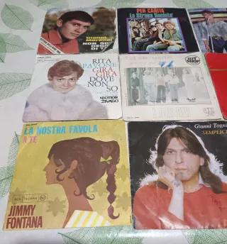 Lotto di 18 Vinili 45 giri mix d'autore