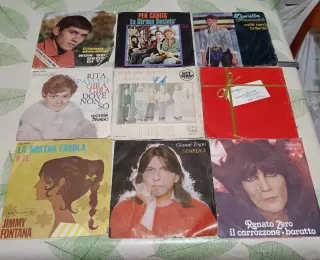 Lotto di 18 Vinili 45 giri mix d'autore