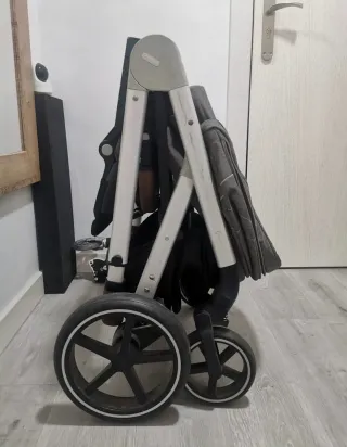 Carro de bebé Cybex gris