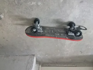 Longboard y monopatín infantil