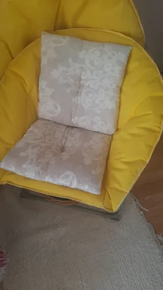 Sillón plegable amarillo
