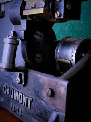 Proyector Cine Gaumont ,Joya Museo 35mm.