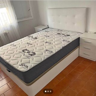 Liquidación:canapés y colchones armarios y sofas