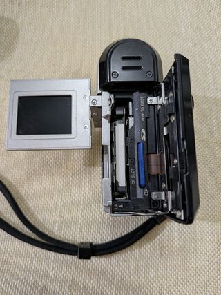 Cámara Digital JVC GZ-MC100E