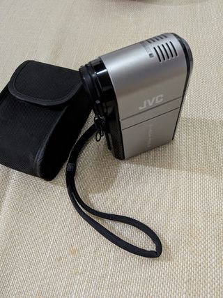 Cámara Digital JVC GZ-MC100E