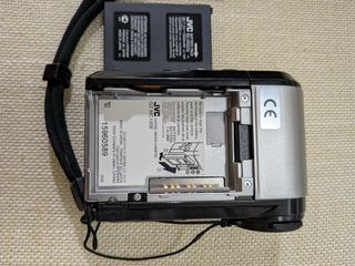 Cámara Digital JVC GZ-MC100E