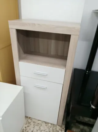 Sinfonier de madera y blanco