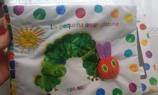 La oruga libro de tela para abrazar