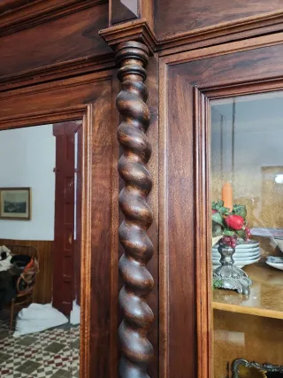 Armario antiguo madera y cristal