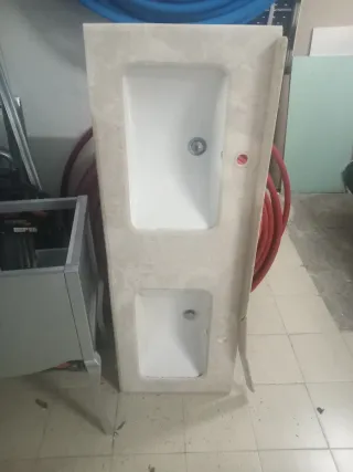 Encimera de baño con dos lavabos