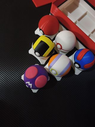 Set 6 pokeballs + caja +6 soportes