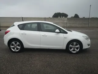Opel Astra 2011