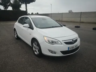 Opel Astra 2011