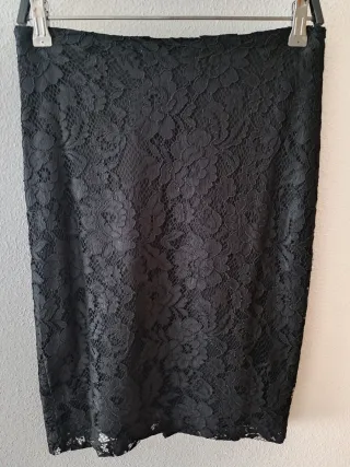 Falda tubo encaje negro de Mango NUEVA